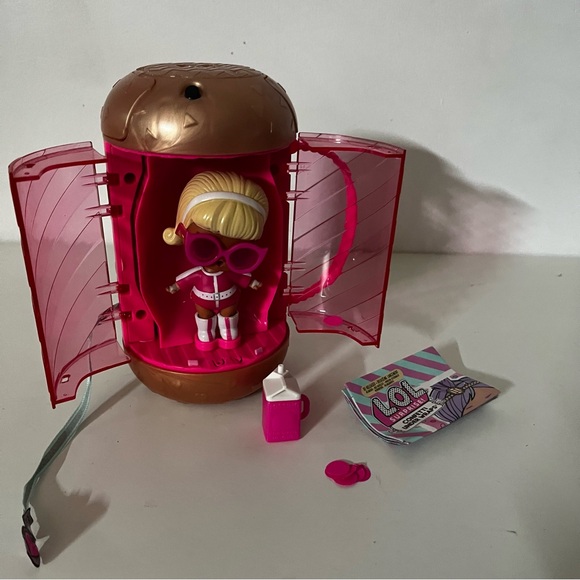 LOL Surprise Under Wraps Eye Spy Series 4 L.O.L. Big Sister Doll - Picture 1 of 8